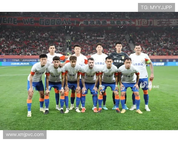 克雷桑随山东泰山出征青岛全队整装待发誓夺客场关键胜利